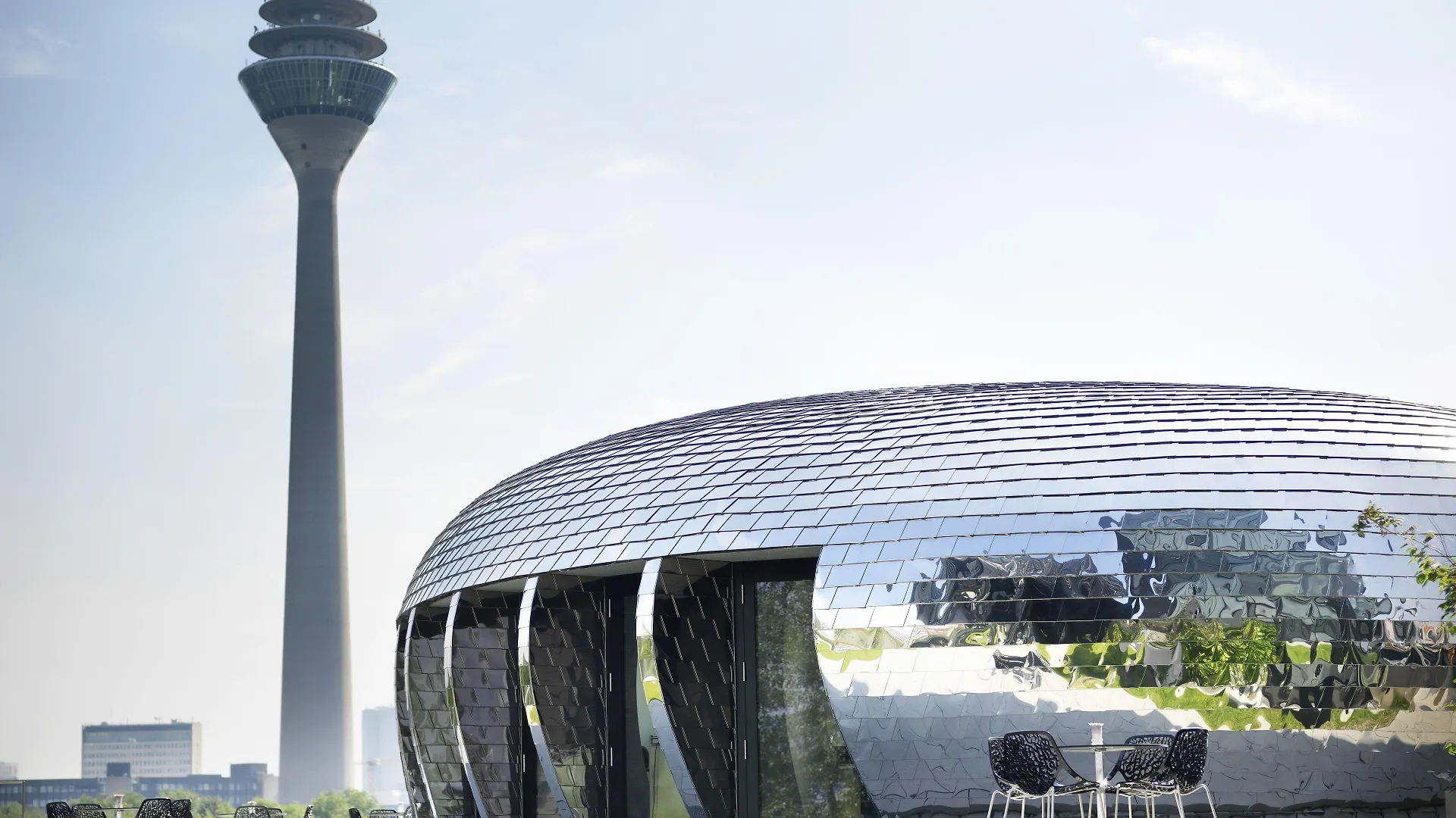 Wo übernachten nahe Merkur Spiel-Arena: 4 Flughafenhotels im Vergleich