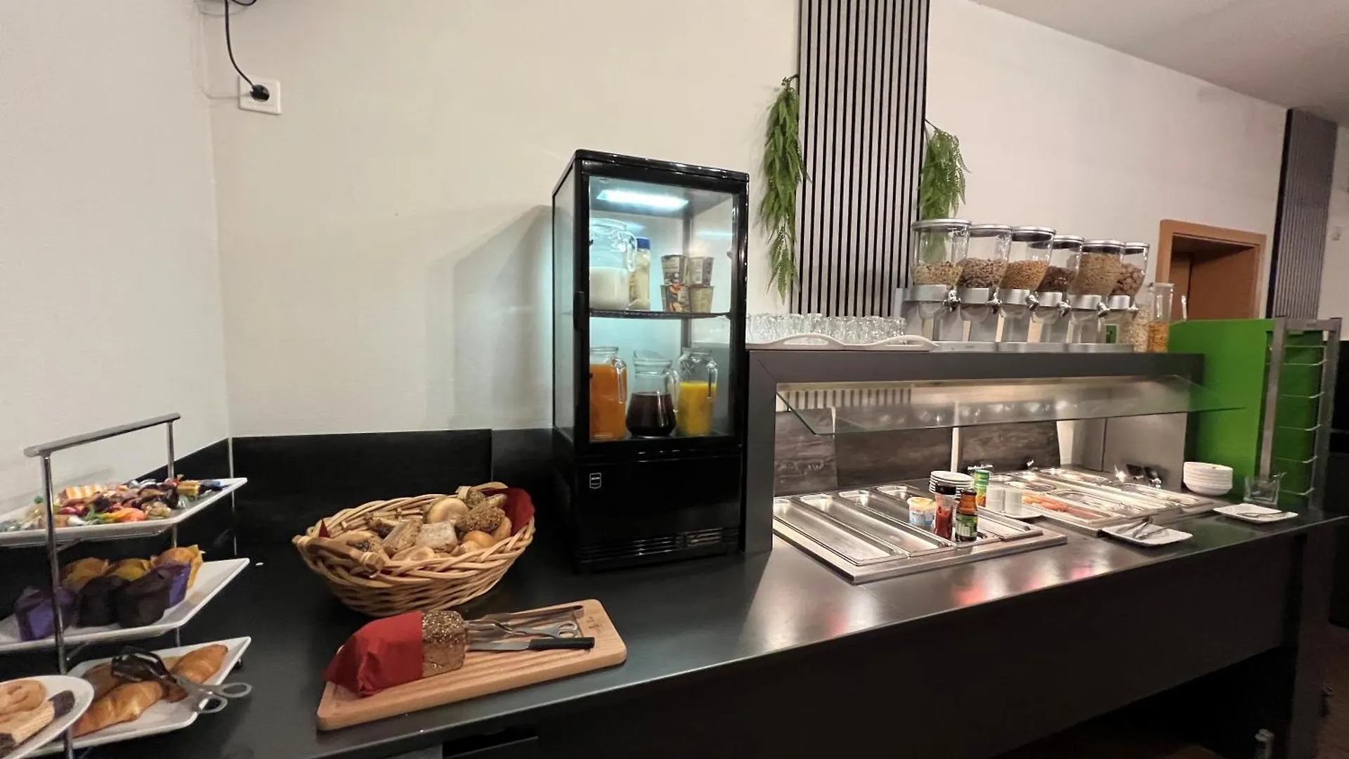 6 smarte Airport-Hotels nahe Echter Salbei in Hannover