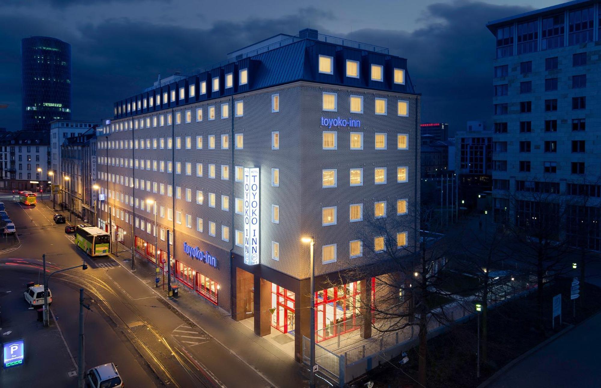 7 Airport-Hotels nahe dem Europaturm Frankfurt im Überblick