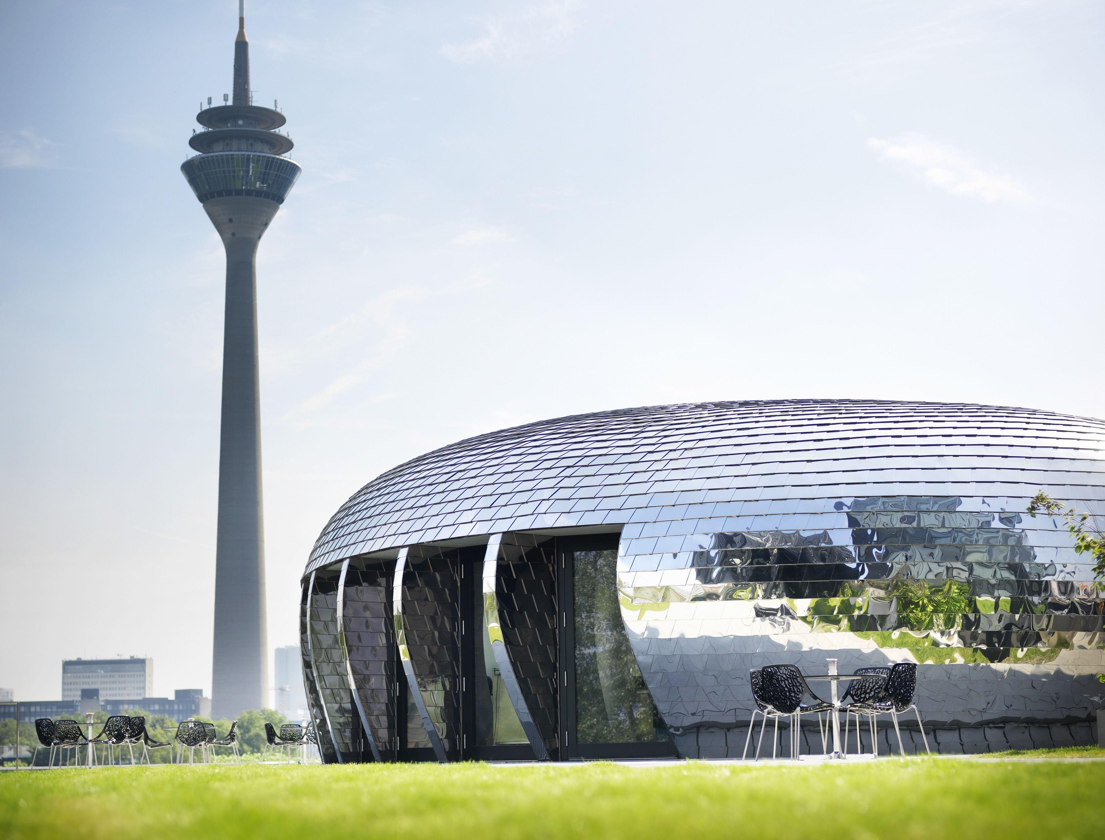 Wo übernachten nahe Merkur Spiel-Arena: 4 Flughafenhotels im Vergleich